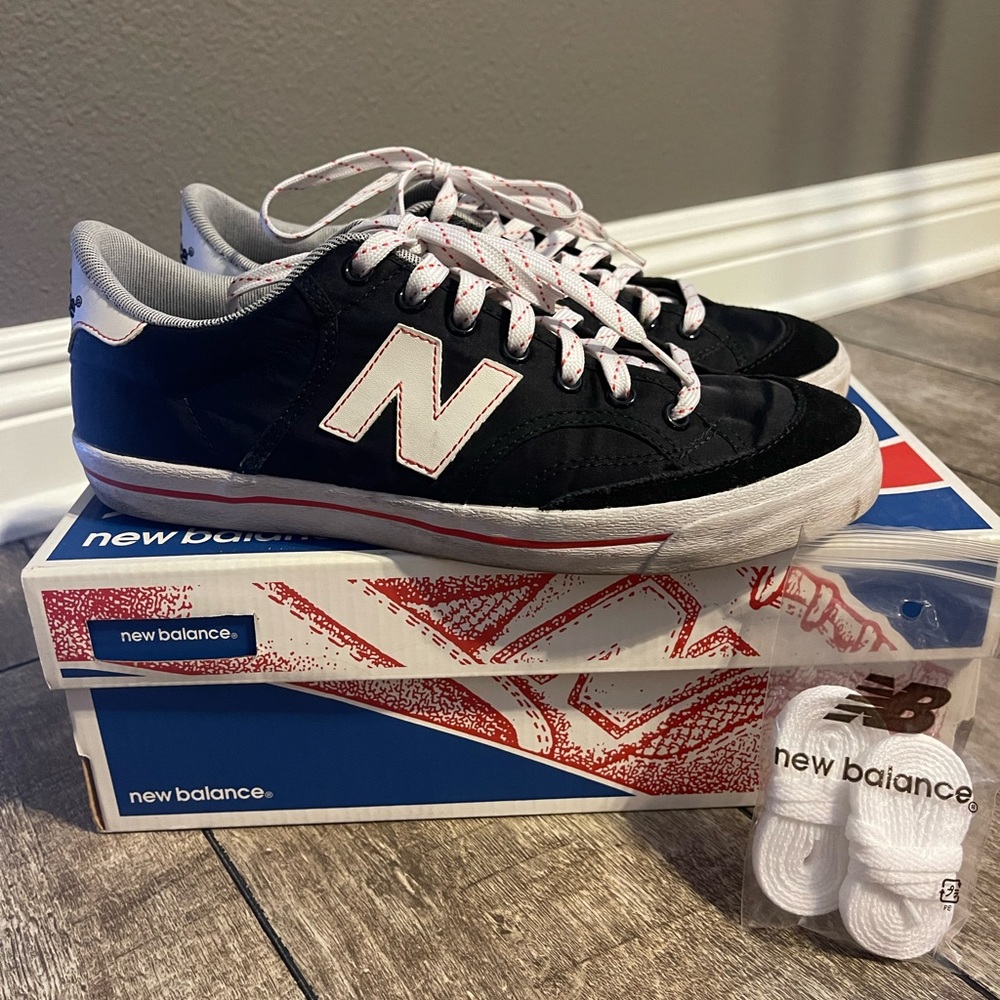 New Balance Black/White Shoes